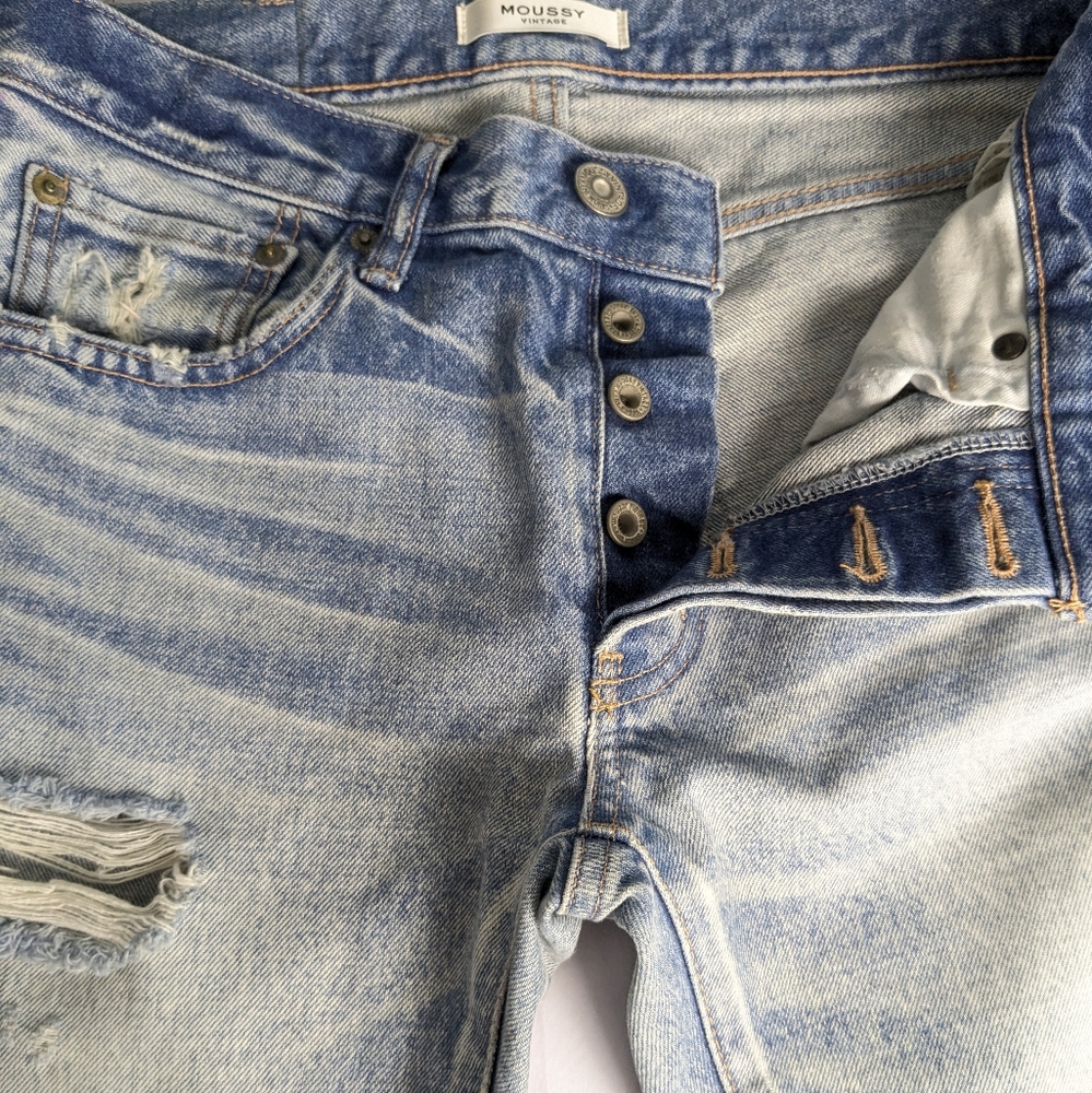 Moussy • Howa Distressed Buttonfly Jeans - Picture 6 of 10